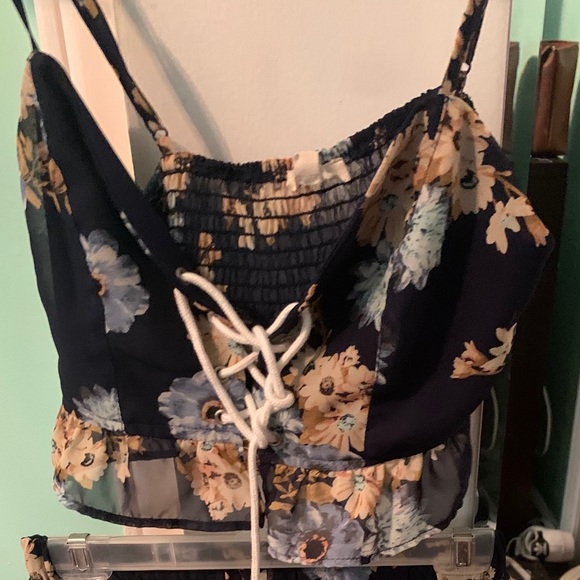 Super cute two piece set - Picture 2 of 2